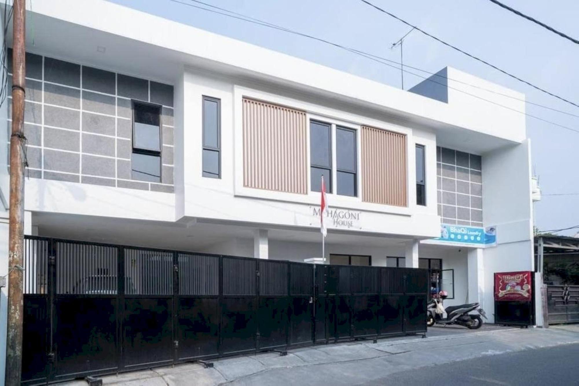 מלון בוגור Oyo 94143 Mahagoni House Syariah מראה חיצוני תמונה