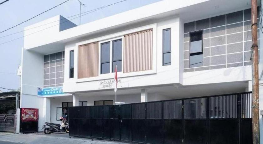 מלון בוגור Oyo 94143 Mahagoni House Syariah מראה חיצוני תמונה